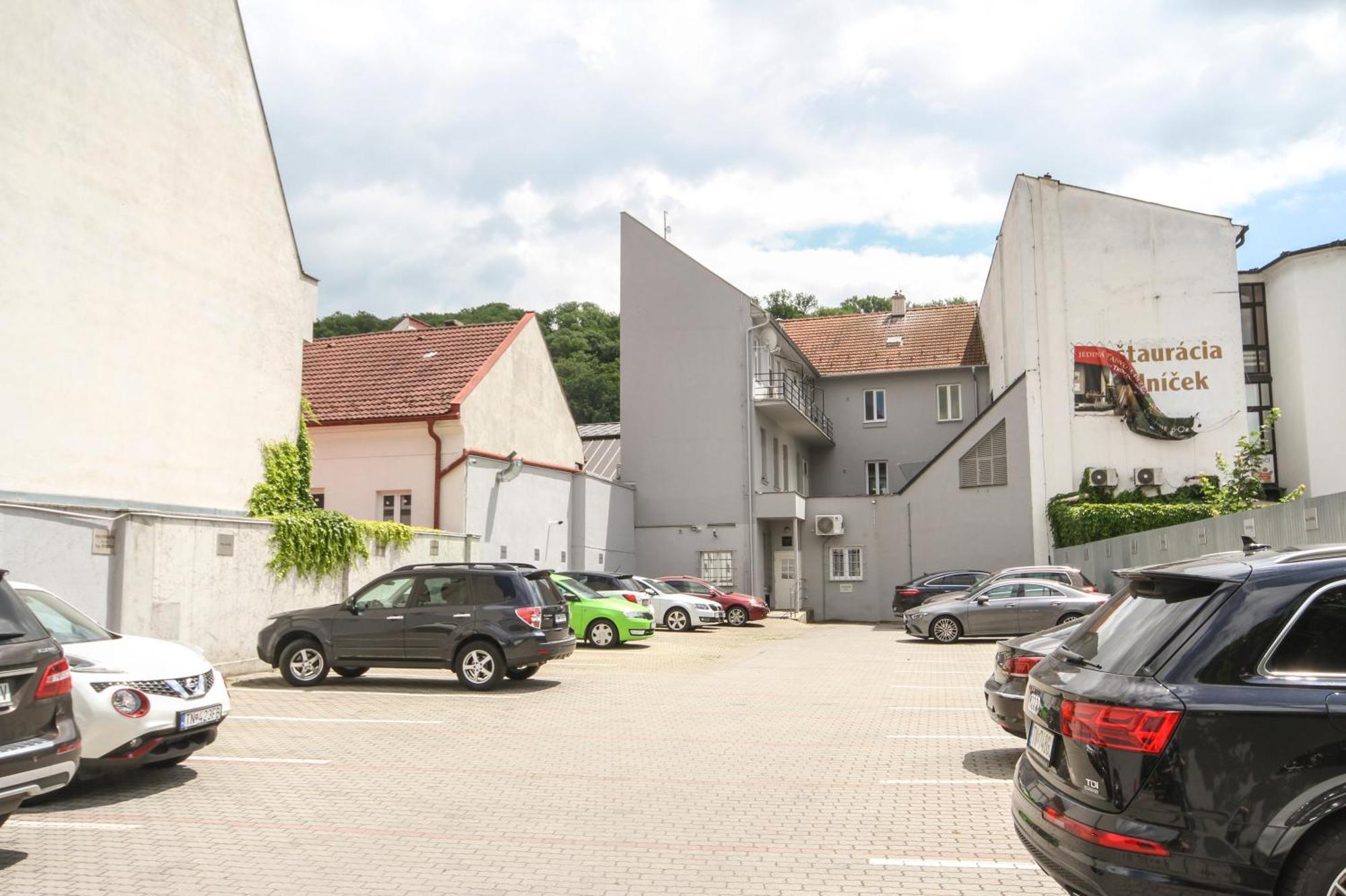Trenčín Apartman Vita Deluxe מראה חיצוני תמונה